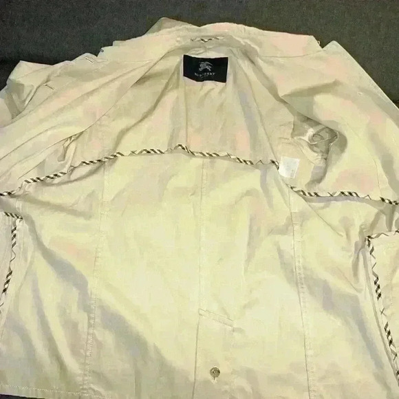 🔥 Burberry Coat 🔥 - Picture 5 of 6